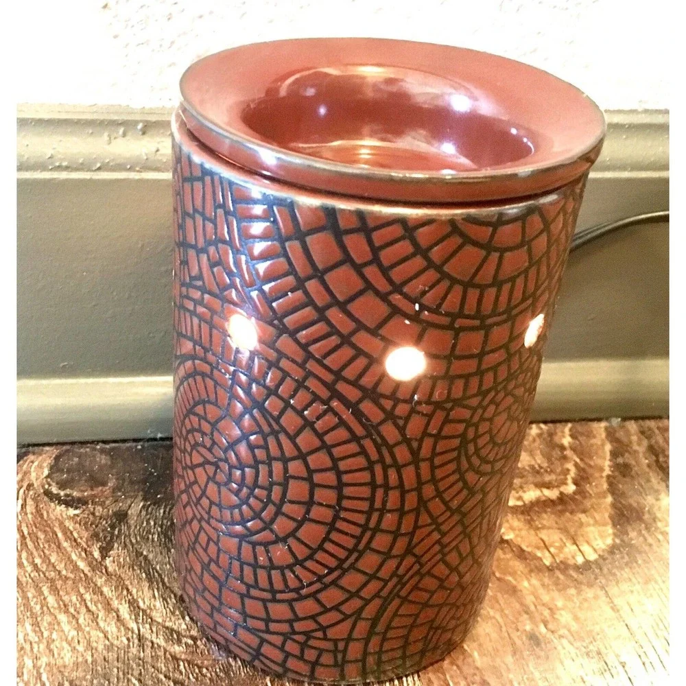 Scentsy Cobbled Leather Wax Warmer Rare Retired Red Black Brick Pattern 26979